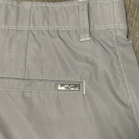 Men's Greg Norman 36 Large Chino Khakis Shorts White Gray Stretch Grip Waistband - Picture 6 of 7